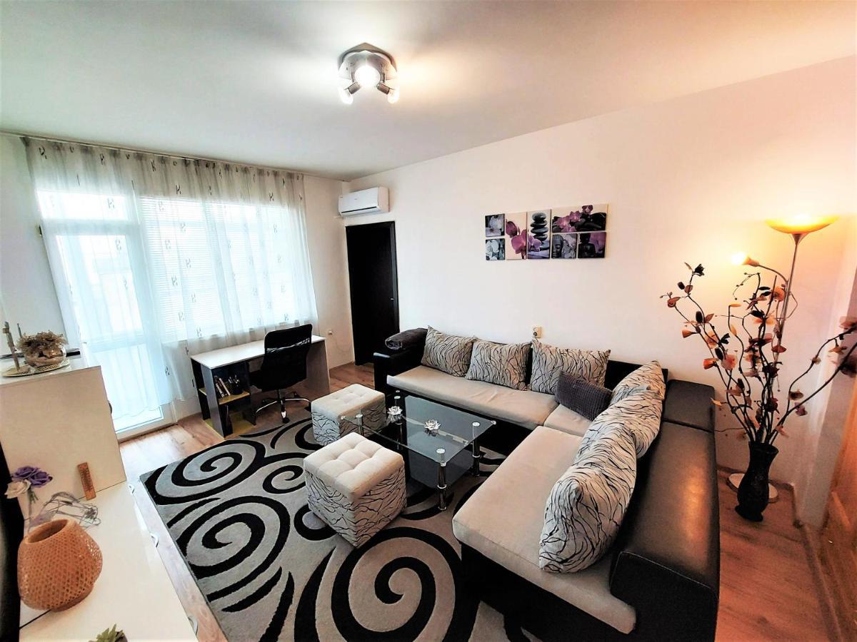 בלאגובגראד 3 Rooms Apartment, Top Center, 1St Floor, Aubg, Free Parking, Pc I5 Ssd, 3 Led Tvs 200 Channels, Wifi, Terrace, Easy-Late Check-In, Stay Before Greece מראה חיצוני תמונה