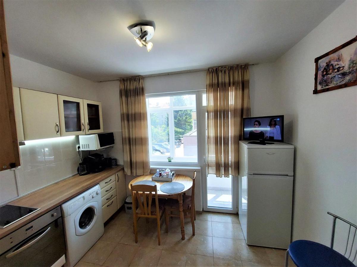 בלאגובגראד 3 Rooms Apartment, Top Center, 1St Floor, Aubg, Free Parking, Pc I5 Ssd, 3 Led Tvs 200 Channels, Wifi, Terrace, Easy-Late Check-In, Stay Before Greece מראה חיצוני תמונה